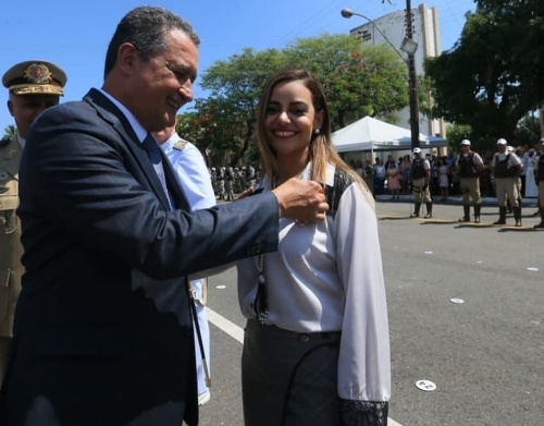 itapetinguense Cibele Carvalho recebe maior condecoração da PMBA