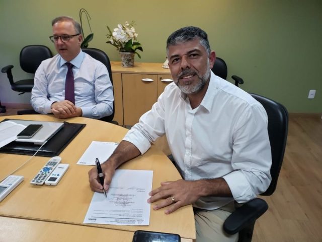 Itarantim: Prefeito Paulo Construção firma convênio junto a secretaria de saúde do estado para reforma do Hospital Regional