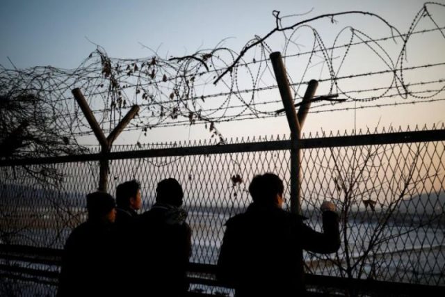 Cristãos que tentam escapar de prisão na Coreia do Norte são atirados a cães famintos