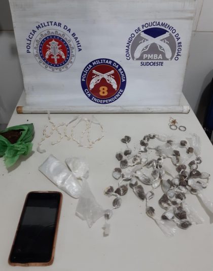 Itapetinga: Ação rápida de PM apreende vasta quantidade de drogas e conduz mulher á delegacia