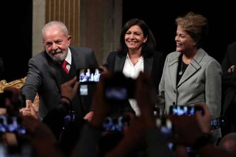 Lula recebe título de cidadão honorário de Paris
