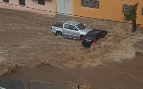 Conquista: Instituto Nacional de Meteorologia emite alerta para chuva forte no município