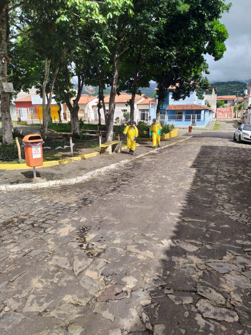 Prefeitura realiza higienização das ruas de Bandeira do Colônia