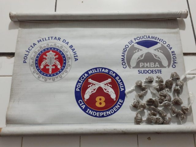 Itapetinga: Homem é apresentado no Complexo policial com 30 buchas de maconha