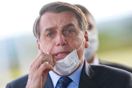 Presidente Jair Bolsonaro desobriga uso de máscara em presídios