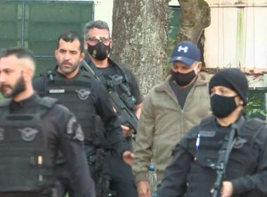 Policiais não foram informados que iriam prender Queiroz para evitar vazamento