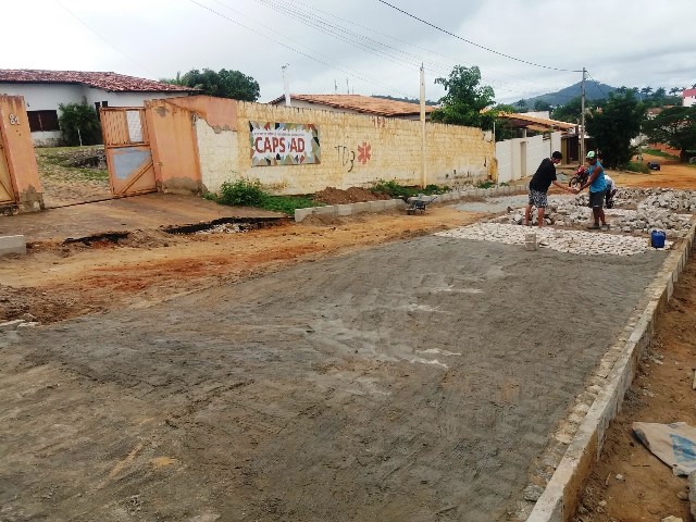 Itapetinga: Mais uma indicação do vereador José Antunes é atendida e Rua da Escola Adventista e CAPS está sendo pavimentada