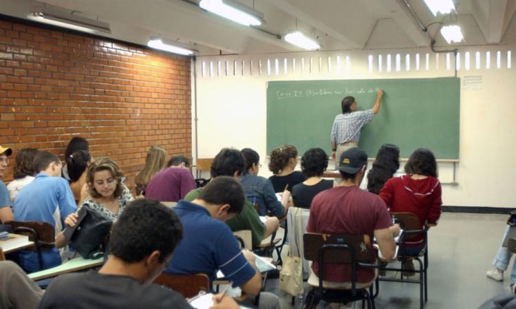 Secretaria da Educação do Estado realiza aula virtual do ENEM; saiba como participar