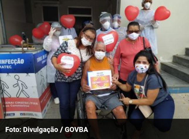 Idoso com 100 anos recebe alta após ficar 15 dias internado com Covid-19 na Bahia