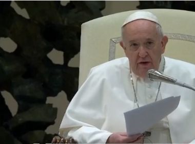 Papa Francisco defende lei de união civil a casais homossexuais
