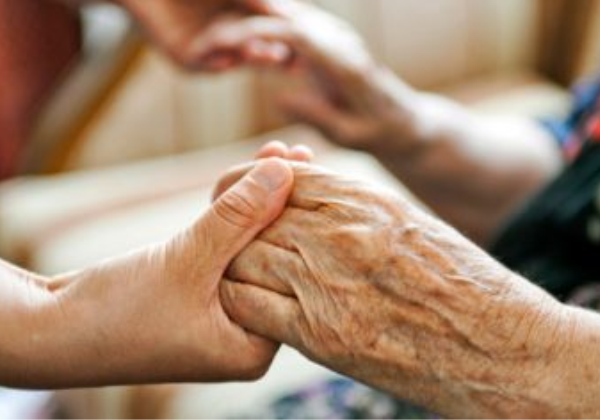 Senado aprova projeto que facilita denúncias de maus-tratos contra idosos