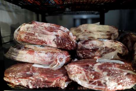 China encontra coronavírus na embalagem da carne brasileira