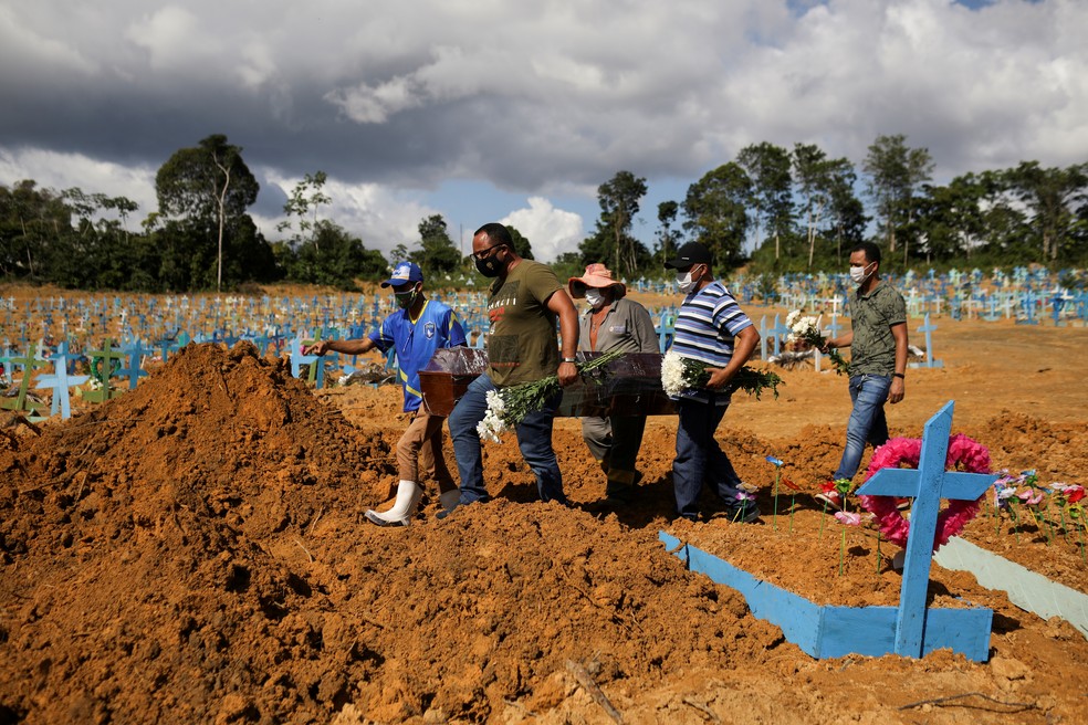 Manaus registra 213 enterros em 24 horas e bate novo recorde