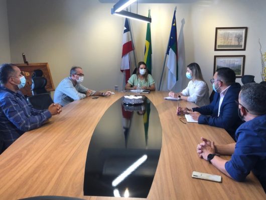 Conquista: Reunião entre prefeita em exercício e comitê de crise discute volta às aulas