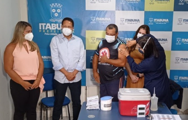 Itabuna: Socorrista do SAMU que tomou a primeira  doce da vacina contra a Covid-19  testa positivo