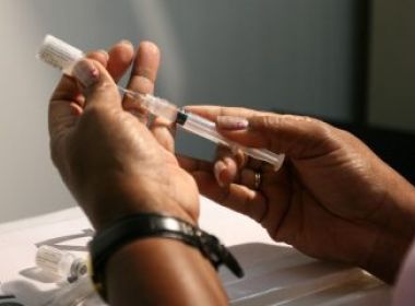 Câmara aprova texto-base de PL que autoriza compra de vacinas por empresas privadas
