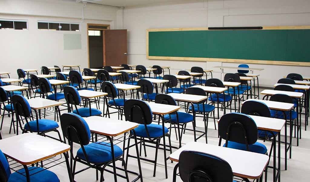 Câmara aprova projeto de lei que torna escolas serviços essenciais