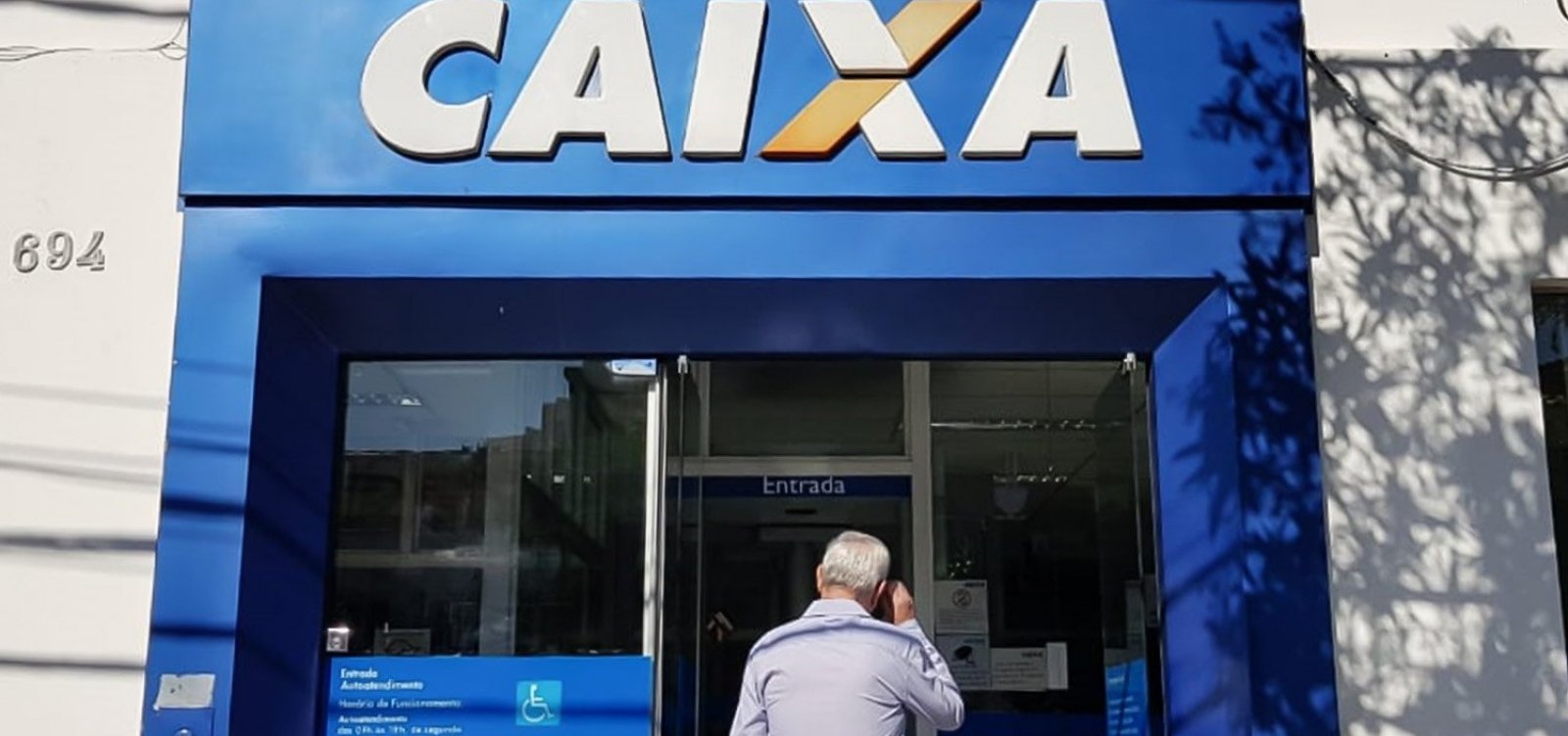 Funcionários da Caixa prometem paralisação em todo país nesta terça-feira