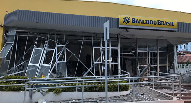 De onde vêm armas, munições e explosivos usados por quadrilhas do ‘novo cangaço’ em ataques recentes a bancos no Brasil?