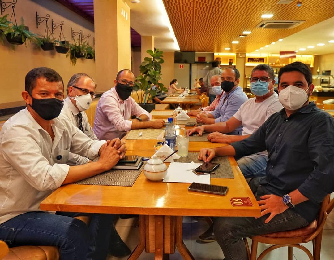 Bloco Parlamentar por Conquista recebe o prefeito de Itapetinga, Rodrigo Hagge