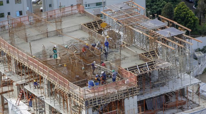 Indústria da construção civil perde 2.740 trabalhadores e 241 empresas na Bahia
