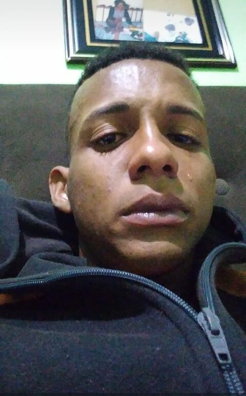 Itapetinga: Homem de 22 anos encontrado ensanguentado e com os pés amarrados é suspeito de ter assaltado e esfaqueado motorista de aplicativo de 66 anos