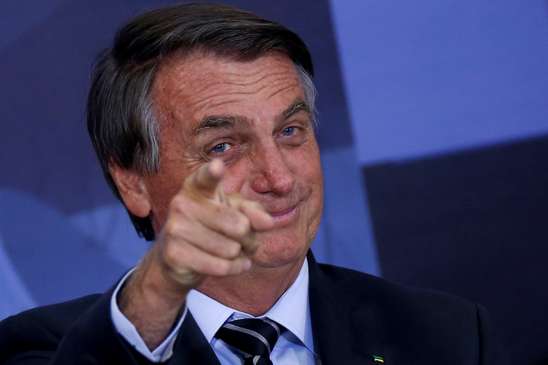 Bolsonaro interrompe trégua e retoma ataques ao sistema eleitoral