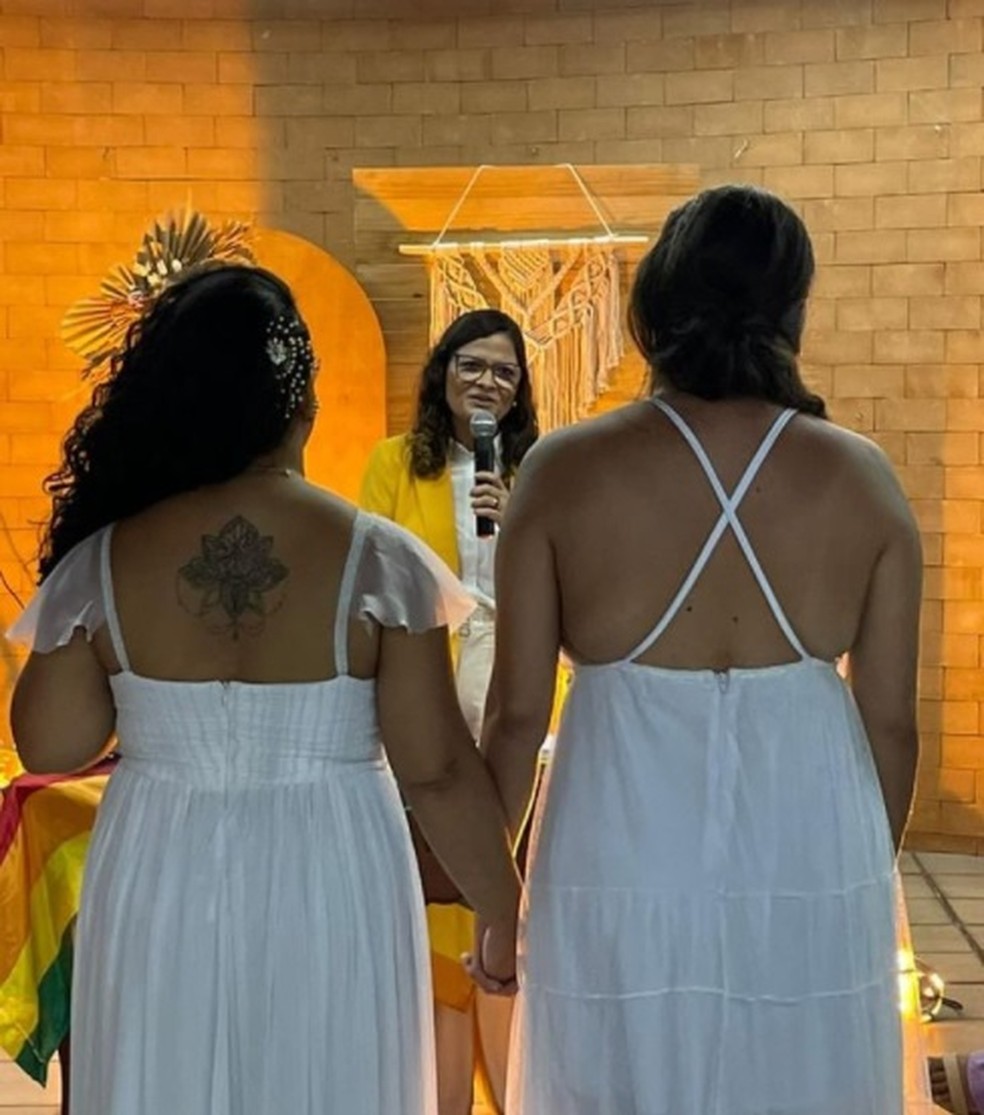 Maceió: Pastora da Igreja Batista do Pinheiro celebra casamento entre mulheres e é ameaçada de morte