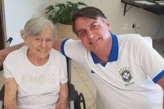 Bolsonaro vai para Eldorado acompanhar velório da mãe