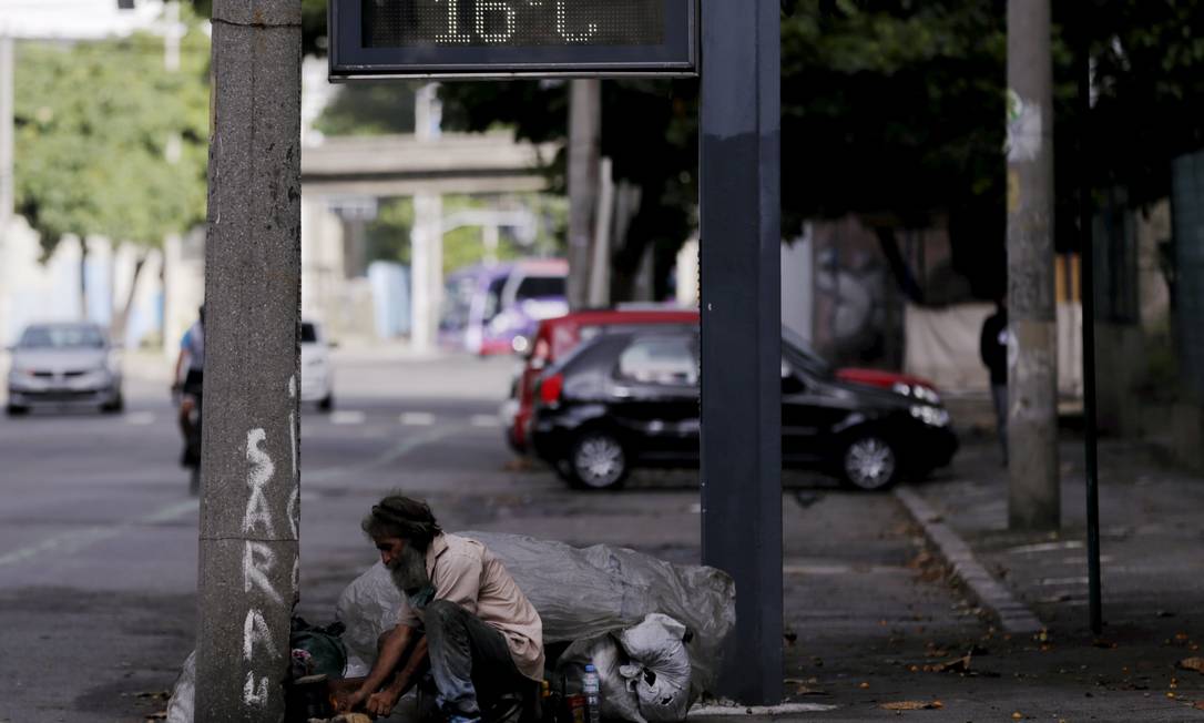 Projeto propõe que governo federal garanta alimentação de moradores de rua na pandemia