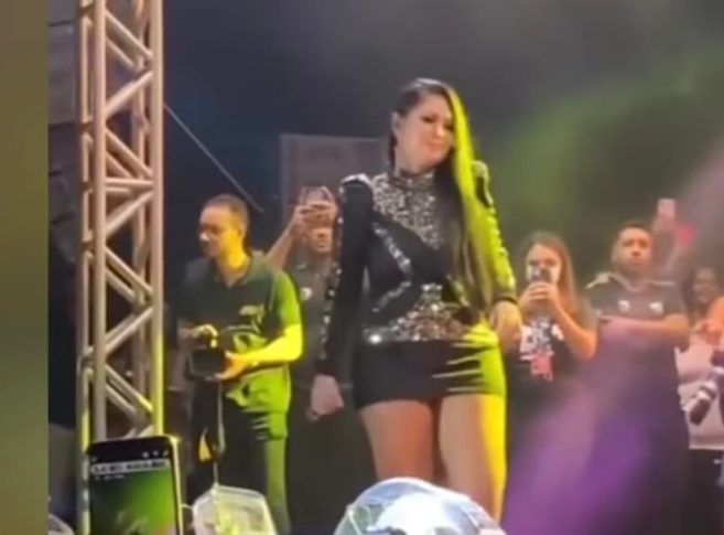 Confira o último show da cantora Paulinha Abelha, com a banda Calcinha Preta, em Conquista