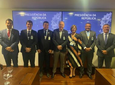 Prefeitos baianos exigem compensação de R$ 73 bilhões em reunião com Bolsonaro