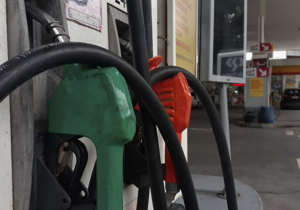 Preço médio da gasolina cai pela 2ª semana seguida