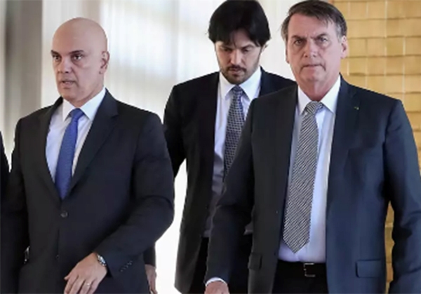 Bolsonaro avisa que não irá à posse de Moraes no TSE