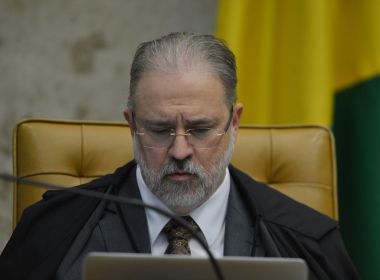 Celulares apreendidos mostram troca de mensagens entre Aras e empresários bolsonaristas