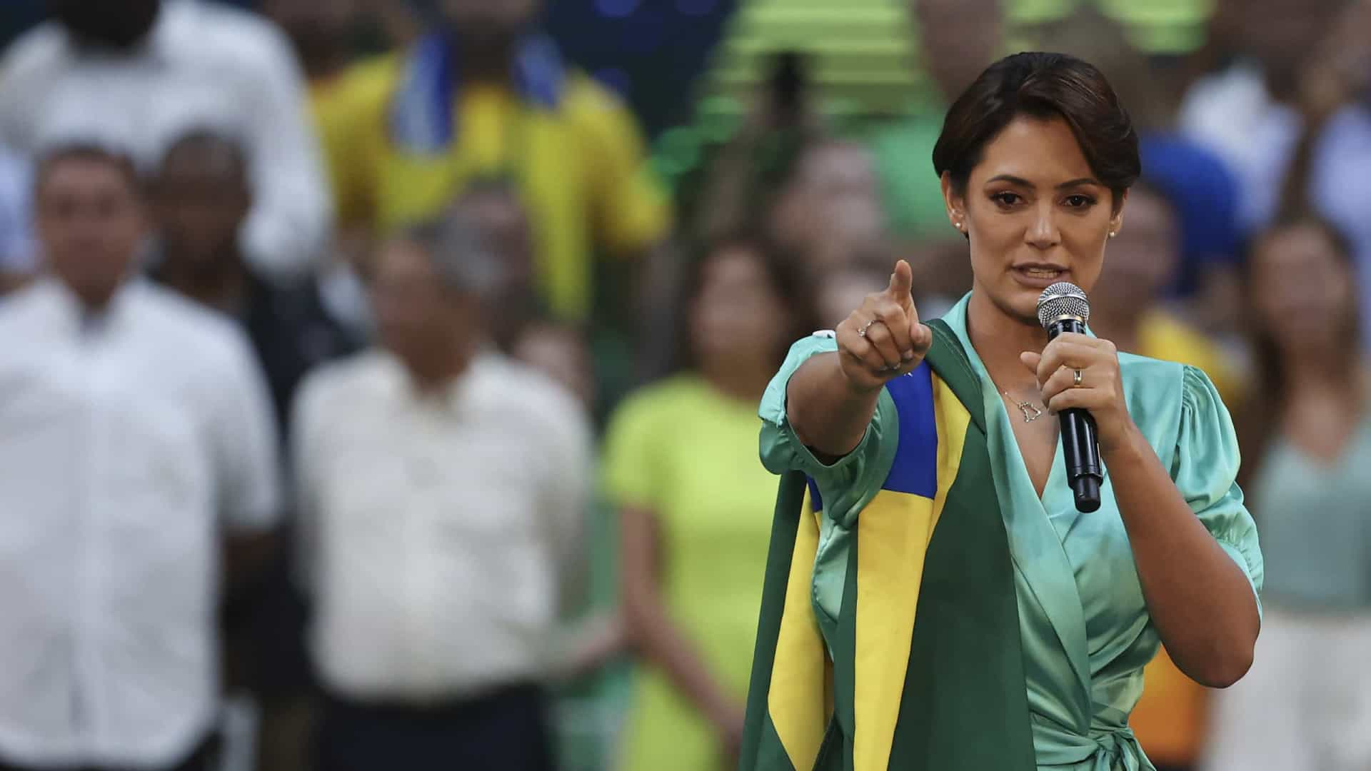 Twitter derruba conta atribuída a Michelle Bolsonaro após primeira-dama propagar intolerância religiosa