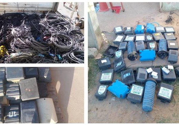 Coelba remove 21 toneladas de fios e 369 caixas de internet irregulares em três dias