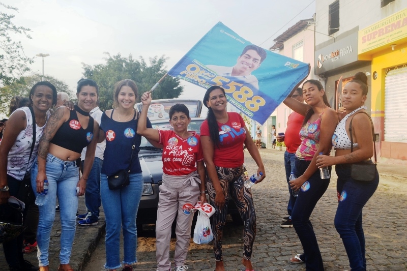 Itapetinga: Bairro Clodoaldo Costa Abraça Time de Lula, Jerônimo e Otto. Família Moura Segue Sendo Bem Recepcionada Em Todos Os Bairros