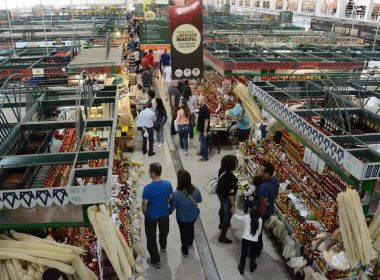 Consumidores trocam marca de leite, óleo, arroz e feijão nos supermercados