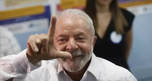 Lula vence as eleições em 2º turno e é eleito presidente do Brasil pela 3ª vez