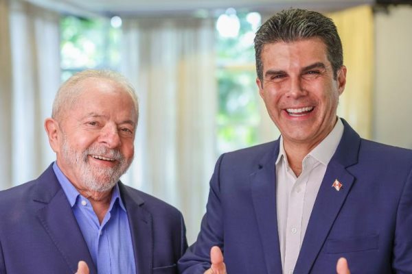 Lula recebe apoio do governador do Pará Helder Barbalho no 2º turno