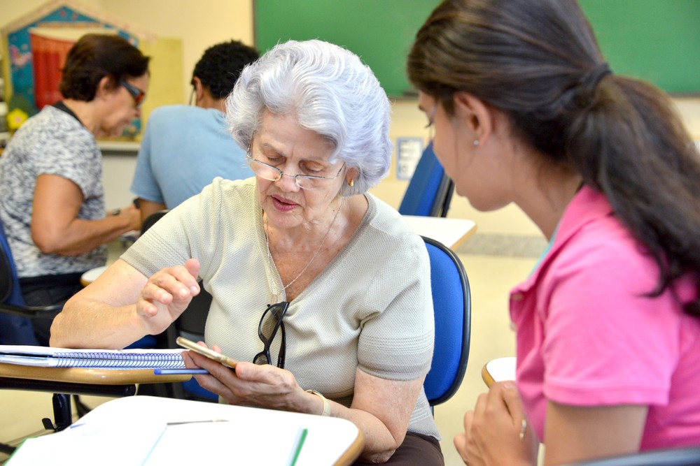 Expectativa de vida dos baianos sobe e mulheres vivem nove anos a mais que homens, afirma IBGE