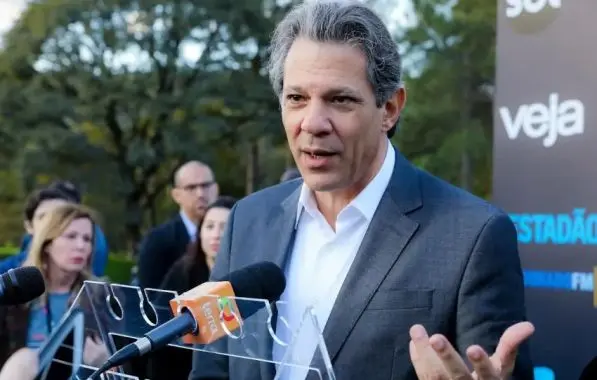 Cotado para assumir Ministério da Fazenda, Haddad se reúne com Guedes na Esplanada