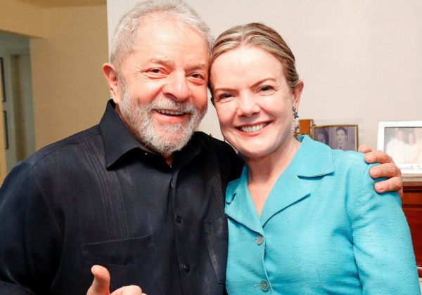 Lula confirma que Gleisi Hoffmann não será ministra em seu governo