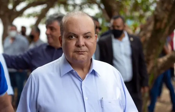 Ibaneis afirma que entregará telefone celular à PF na segunda