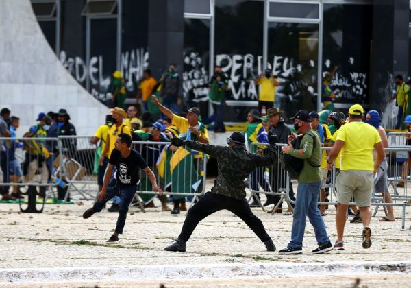 Congresso tem 34 propostas ligadas a ataques golpistas do 8 de janeiro