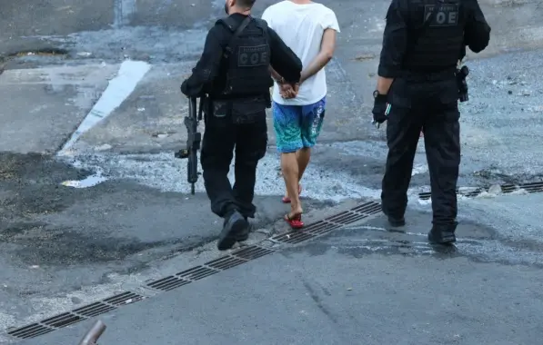 Trinta e três criminosos são presos por dia na Bahia, em 2023