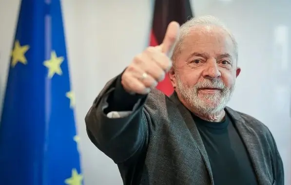 Lula sanciona lei e delegacias da mulher vão funcionar 24h