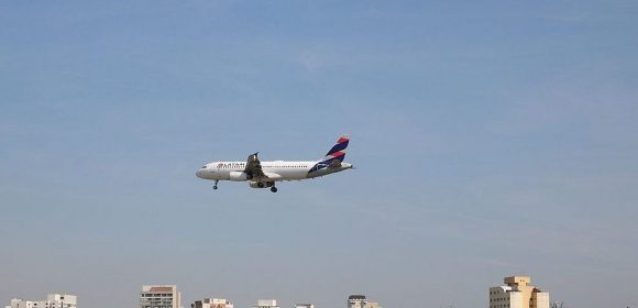 Ministro detalha o Voa Brasil, programa de passagens aéreas a R$ 200