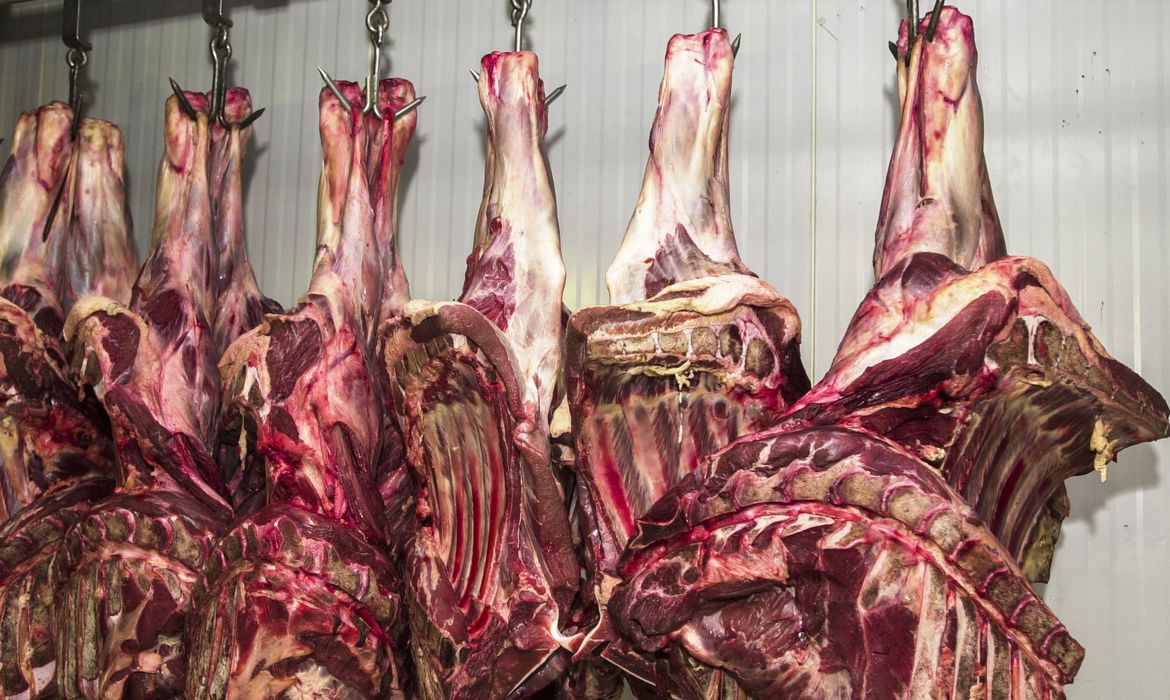 Lula vai propor à China fim do protocolo de autoembargo das exportações de carne